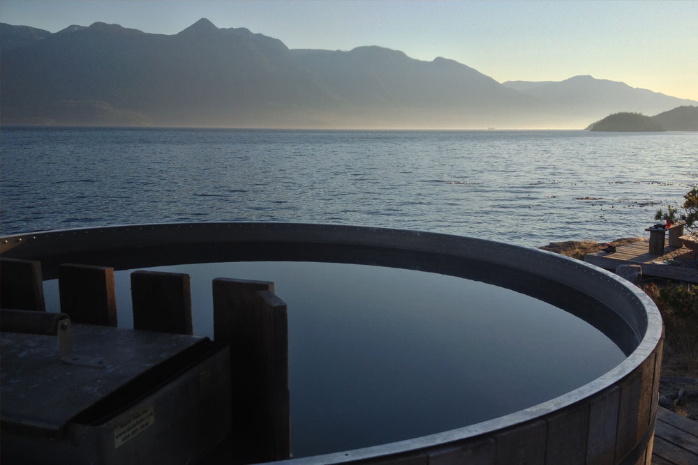 Views of the Johnstone straight and Broughton archipelago from hot tub