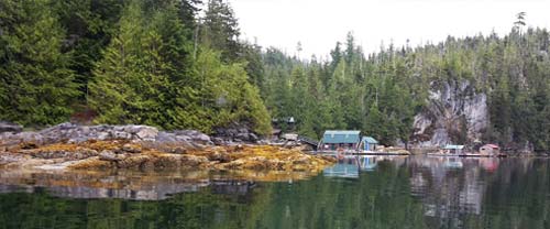 Paddlers Inn floating lodge