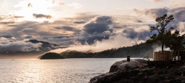 Johnstone Strait hot tub