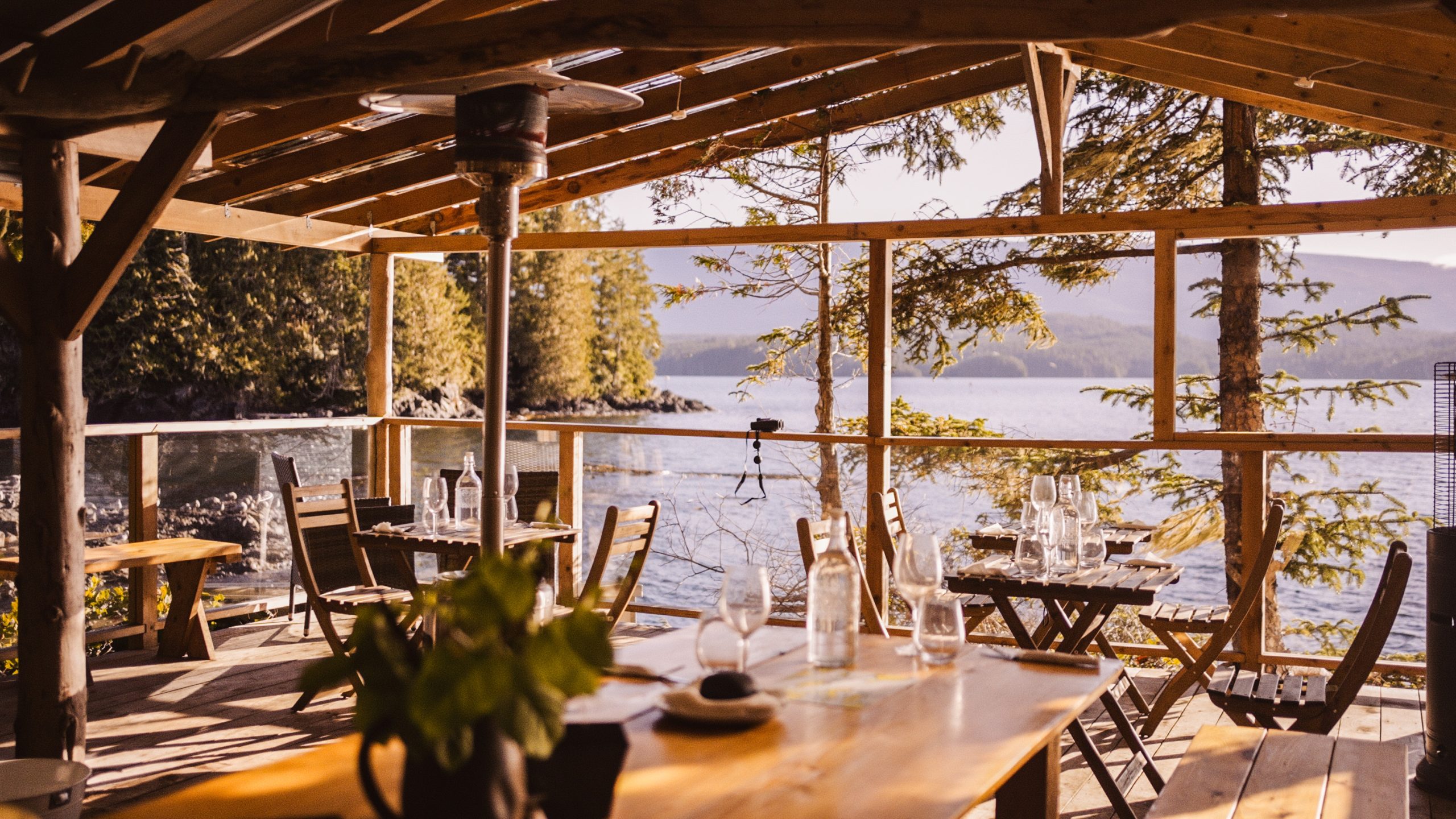 Outdoor dining room overlooking the ocean
