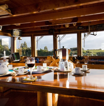 A table in the bridge of the Alba